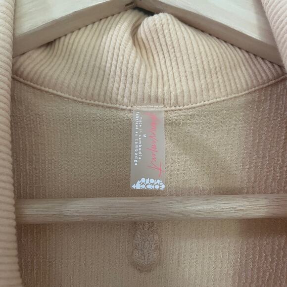 Free People movement lay up crop top - Picture 4 of 7